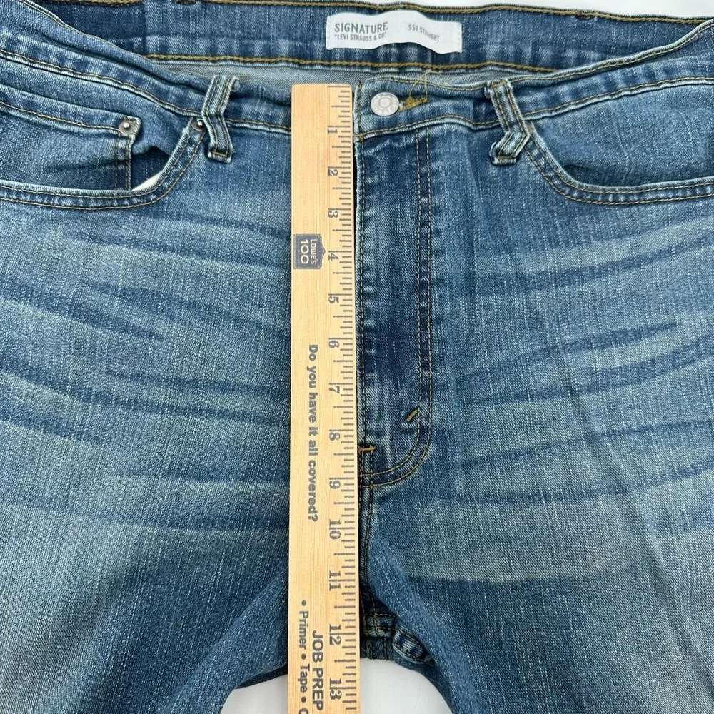 Levis ***small hole